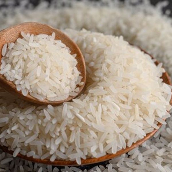 Black sesame and white sesame seed on wooden spoon